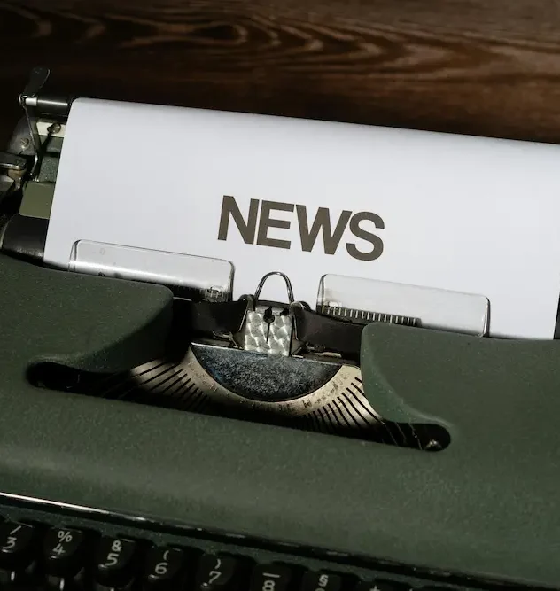 Newsy redakcyjne pisane na maszynie